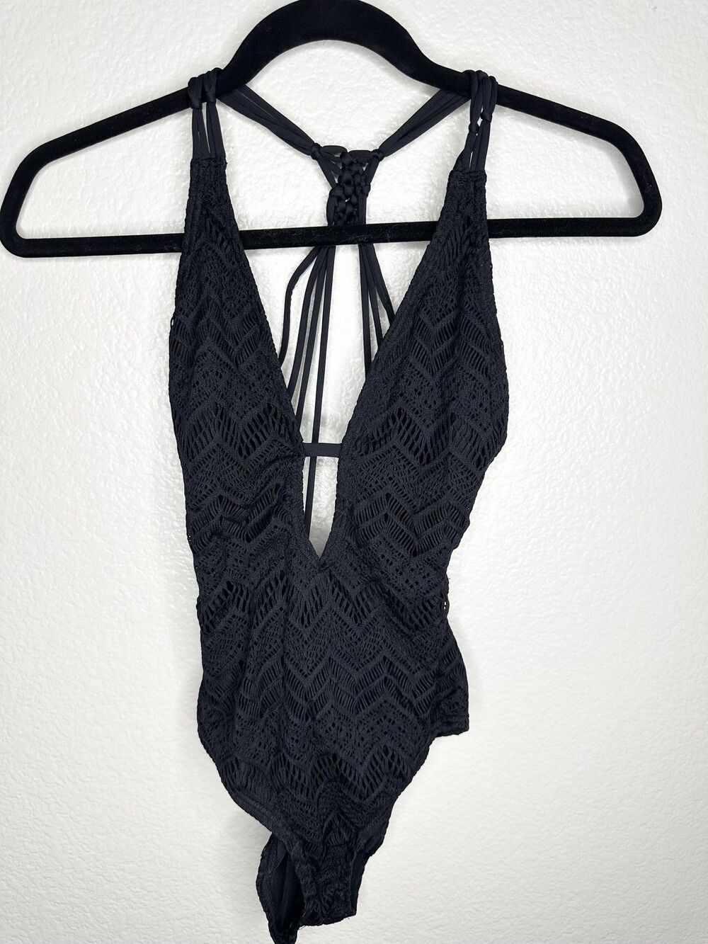 Vince Camuto Swim One Piece Swimsuit Womens 10 Black Crochet Plunge Macrame